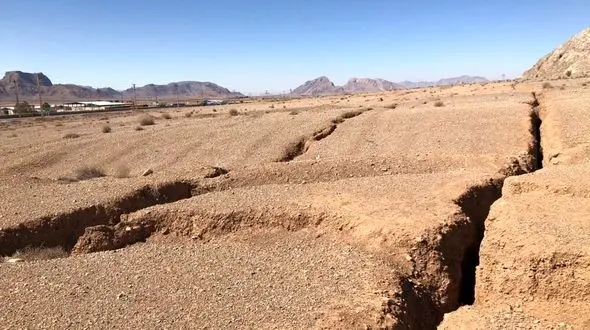 
8 میلیون واحد مسکونی در ایران روی فرونشست قرار دارند/  409 دشت کشور در وضعیت قرمز نشست زمین / +نقشه فرونشست 