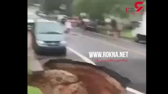 زمین دهن باز کرد و خودروی سواری را بلعید! + فیلم 