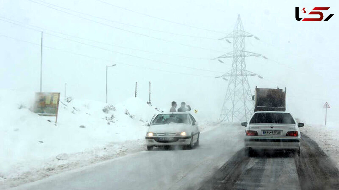 برف مسیر ارتباطی 25 روستای اطراف تفتان را مسدود کرد