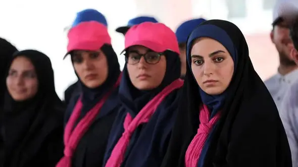 جلف بازی مرضیه بچه مهندس در استانبول / خانم بازیگر در ترکیه مدل شد !