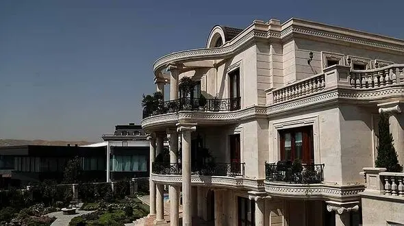 تصاویر سوپرلاکچری عمارت‌های اشرافی باستی هیلز 