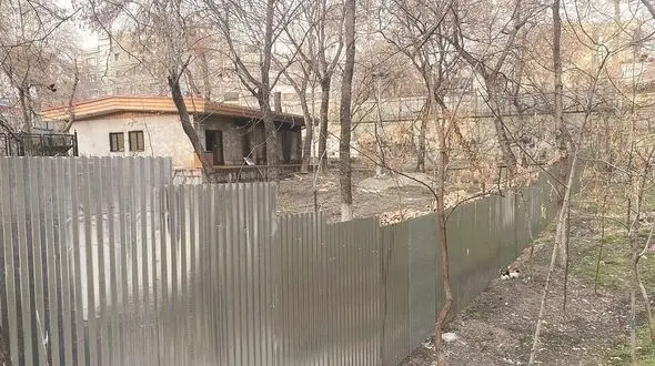 قرار بود در پارک قیطریه فقط 3 درخت جابه جا شود که آنهم نمی شود /در پارک خوارزمی خبری نیست/اینقدر فضاسازی درست نیست!