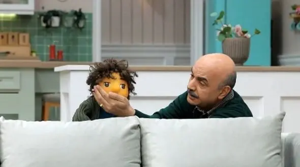 قهر و دعوای بامزه بچه مهمونی با عشقش/ چه کل کلی هم میکنه با بوته خانوم!+فیلم