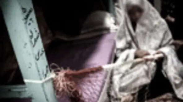 بلایی تلخ که اکبر بر سر زهرای 40 ساله آورد /روزهای سخت برای 3 کودک این مادر