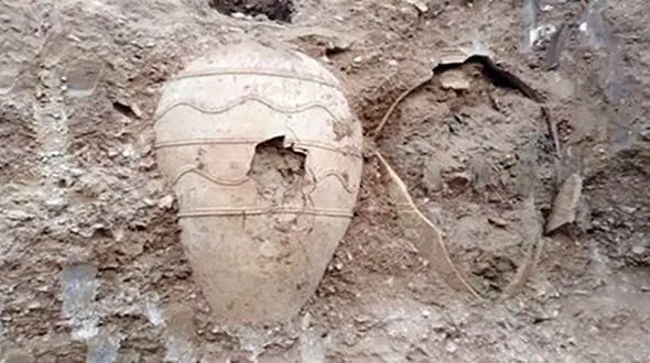 راز یک گنج  در خانه مرد شاهین دژی + عکس