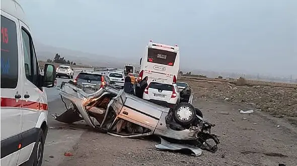 2 کشته در تصادف پژو ۴۰۵ با پژو پارس در جاده اشترینان