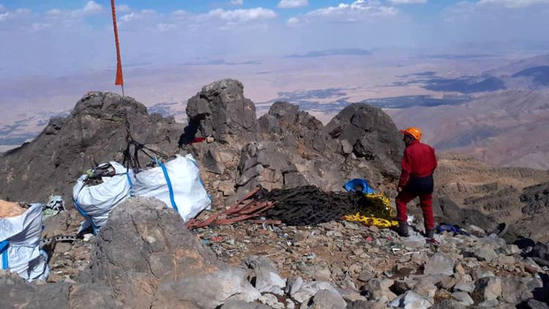 تصاویری از انتقال قطعات بقایاى پرواز تهران یاسوج هواپیمایی آسمان 