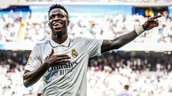 تعطیلات وینیسیوس در آمریکا/  گنگستر نیویورک! +عکس