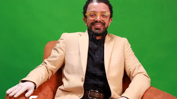 فرزین محدث: همه هیولا می شویم، به زودی ! / آشتی کنان آقای بازیگر و کارگردان مقابل دوربین + فیلم