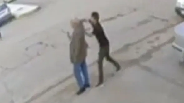 فیلم لحظه سرقت از یک جانباز در آبادان