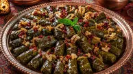 طرز تهیه دلمه برگ مو برای 6 نفر با سبزی خشک + عکس