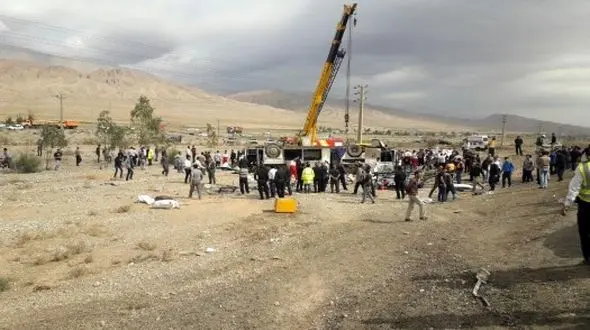 واژگونی مینی بوس در اصفهان/ 10 مسافر مصدوم شدند