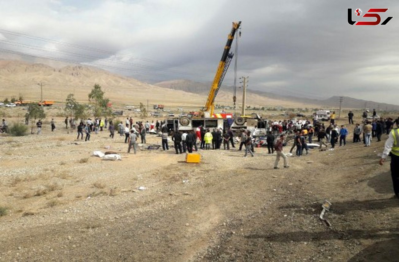 واژگونی مینی بوس در اصفهان/ 10 مسافر مصدوم شدند