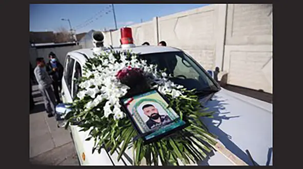 تشییع مامور وظیفه شناس پلیس افتخاری در شیراز + عکس