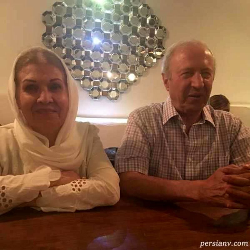 پدر و مادر نیکی کریمی