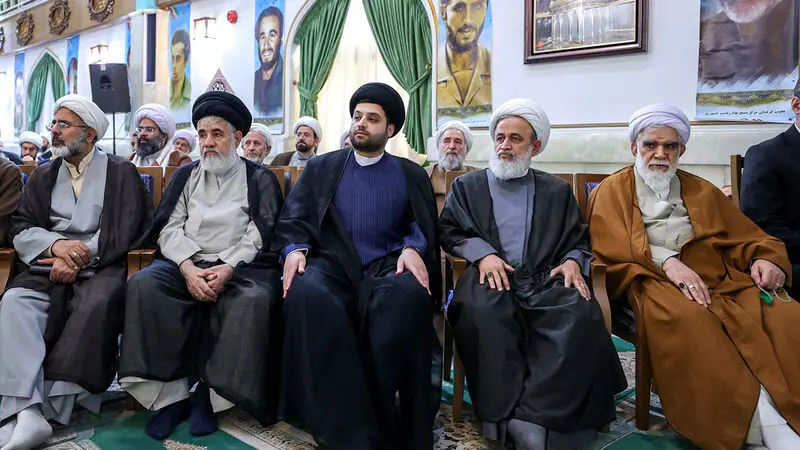  آیت‌الله سید ابراهیم رئیسی در پنجمین نشست رمضانی خود بعد از ظهر یکشنبه با جمعی از «علما و روحانیون حوزه‌های علمیه ، ائمه جماعات و نخبگان جامعه روحانیت» به گفتگو نشست.