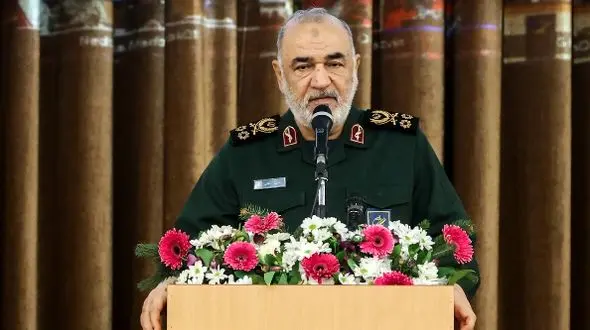 سرلشکر سلامی: عادت سپاه بر پشت نکردن به حریف و ایستادن آشکارا در میدان است