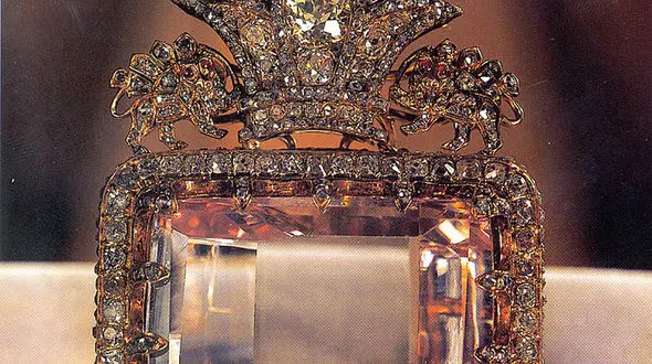 چرا ناصرالدین شاه الماس دریای نور را از خود دور نمی کرد؟ / این الماس بی نظیر کجاست؟ + عکس