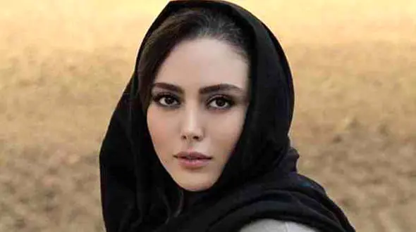 چهره بدون فیلتر شادی مختاری بازهم زیباست ! / خانم خبرنگاری که بازیگر جذاب شد !