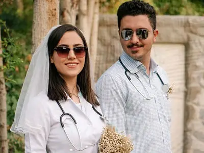عکس / مهریه ای از جنس بهشت زوج پزشک ایرانی /  ۳۱۳ عمل جراحی رایگان درخواست عروس خانم