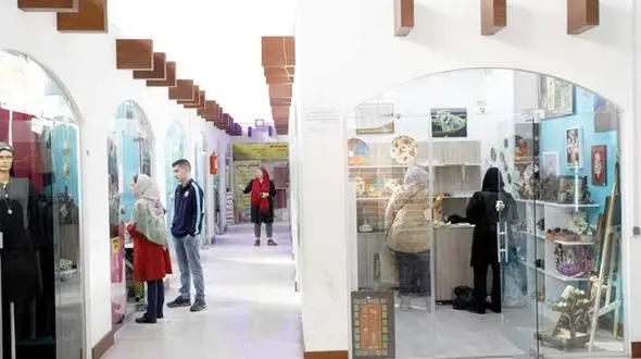 زنان سرپرست خانوار بازارچه جنت: شهرداری شب عیدی مغازه هایمان را پلمب و  آواره مان کرد+ فیلم