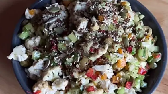 طرز تهیه سالاد گل کلم + فیلم