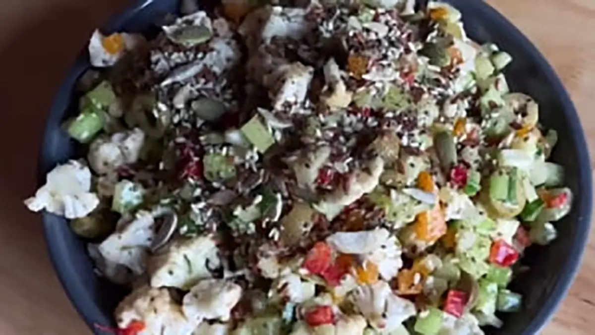 طرز تهیه سالاد گل کلم