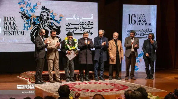 نشان درجه یک هنری به 5 هنرمند پیشکسوت اهدا شد + عکس