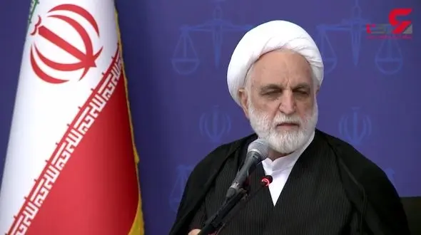 ایراد بزرگ به پابند بزرگ زندانیان در ایران / واکنش رئیس قوه قضائیه چه بود ؟ 