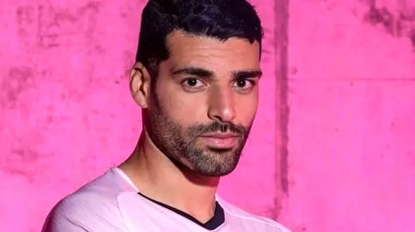 حاشیه 2 دختر شیک برای مهدی طارمی در قطر  ! + عکس ها یکی موبلوند و دیگر مو مشکی !