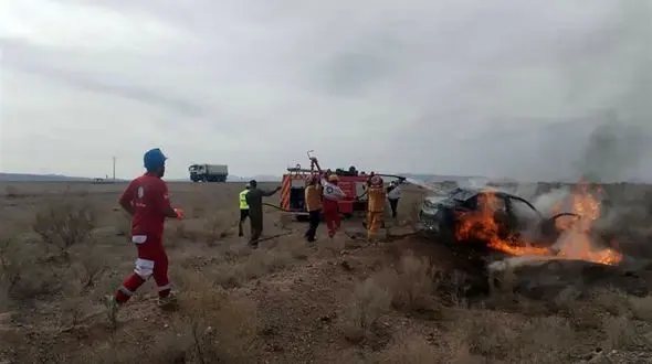 تصادف هولناک 2 خودروی حامل سوخت قاچاق در نهبندان / 2 قاچاقچی جوان زنده زنده سوختند