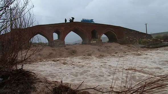 امدادرسانی به سیل زدگان /   چهار نفر جان دادند