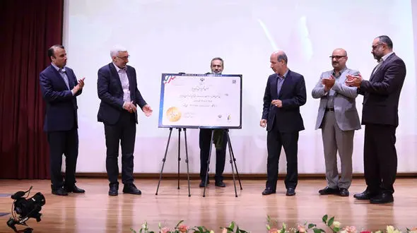 آغاز به کار معاملات برق تجدیدپذیر در «تابلوی برق سبز بورس انرژی» / بخش اداری مکلف به تامین 20 درصد برق خود از طریق انرژی تجدیدپذیر شد