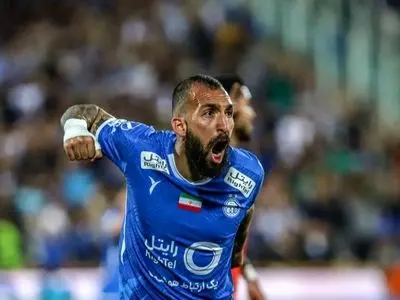 آخرین خبر از مصدومیت روزبه چشمی / کاپیتان به بازی آسیایی می رسد؟