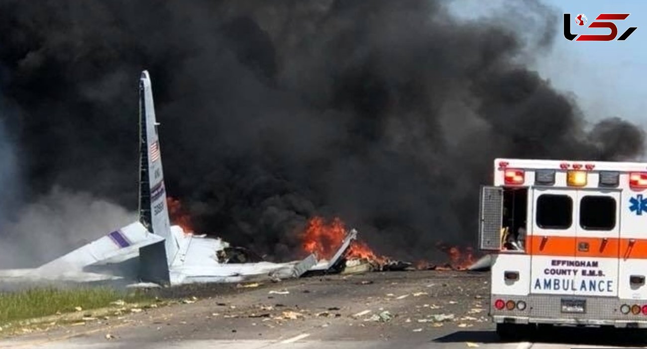سقوط هواپیمای باربری نظامی + عکس و فیلم