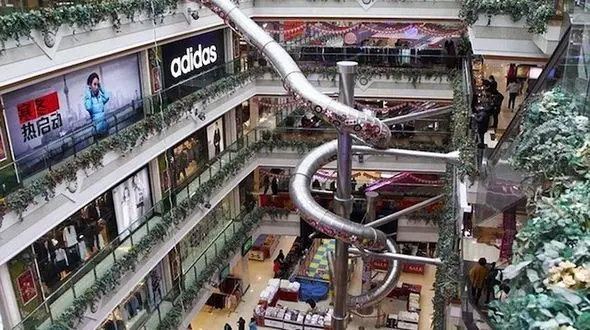 عجیب ترین سرسره جهان در شانگهای