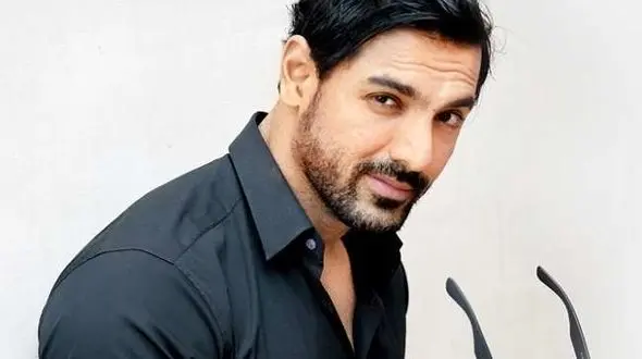 ستاره سینما به نبرد تروریست‌ها می‌رود 