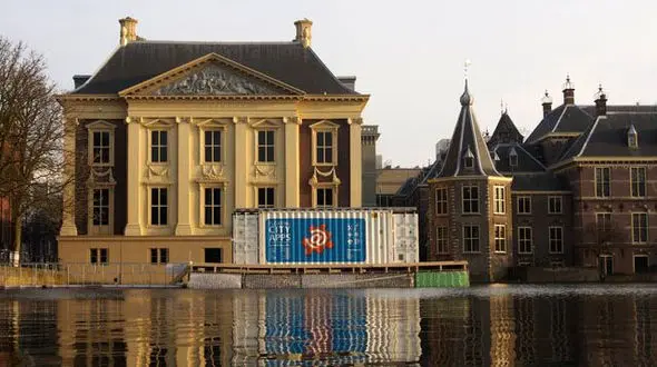 این ساختمان های پلاستیکی در برابر بلایای طبیعی مقاوم هستند