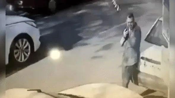 فیلم لحظه ناکامی دزد بدشانس در خیابان / مرد مشهدی هوشمند عمل کرد