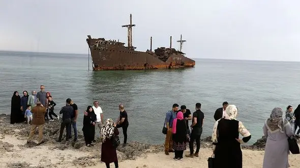 میراث به گل نشسته «یونان» و وداعی تلخ با جزیره + عکس