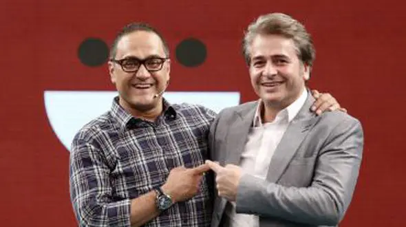 خواننده ای که با اجرای آواز بر روی صحنه تئاتر وارد عرصه موسیقی شد