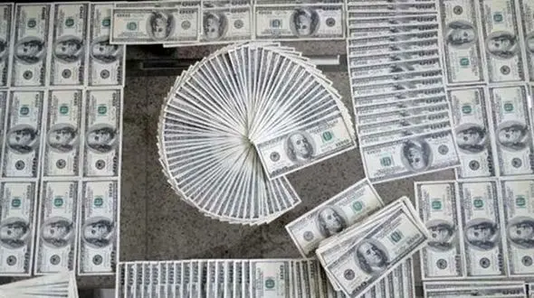 کشف 7800 دلار تقلبی در بوشهر 