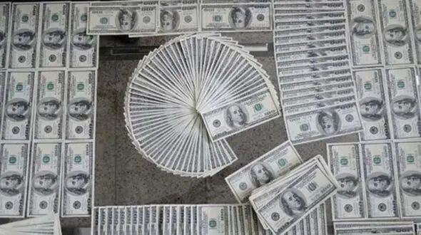 کشف 7800 دلار تقلبی در بوشهر 
