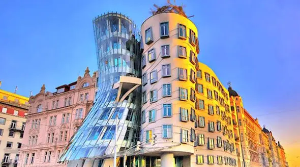 ۸ ساختمان عجیب در دنیا که شما را بهت زده می‌کند+عکس