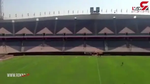 نصب پرچم ایران دور تا دور ورزشگاه آزادی قبل از بازی با سوریه +فیلم