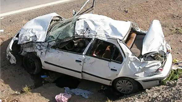 ببینید /  آبروریزی جدید ایران‌خودرو / وضعیت هولناک خودروی سمند بعد از برخورد با گاردریل + فیلم