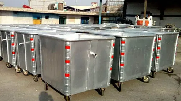 سرقت چرخ‌ سطل‌های زباله شهری در گناباد!