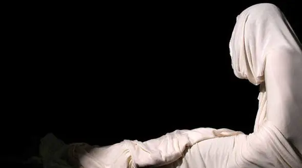 فیلم لحظه زنده شدن مرد مرده کفن پیچ شده