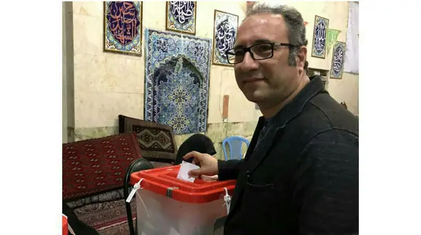 رضا میر کریمی در انتخابات ریاست جمهوری شرکت کرد+ عکس