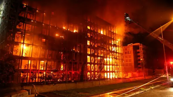 نجات هتل مشهد از شعله‌های آتش